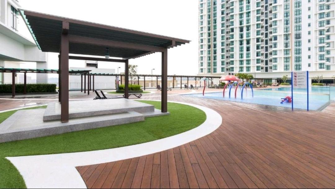 Shaftsbury Putrajaya At Alamanda Mall Exterior photo